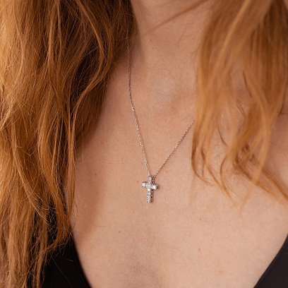 Хрестик у білому золоті з діамантами 125101121 №2