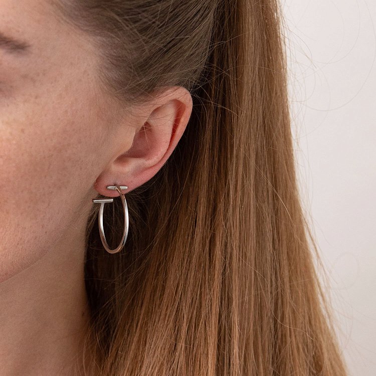 Серебряные серьги - пусеты "Дафна" 4850 от ювелирного магазина Оникс