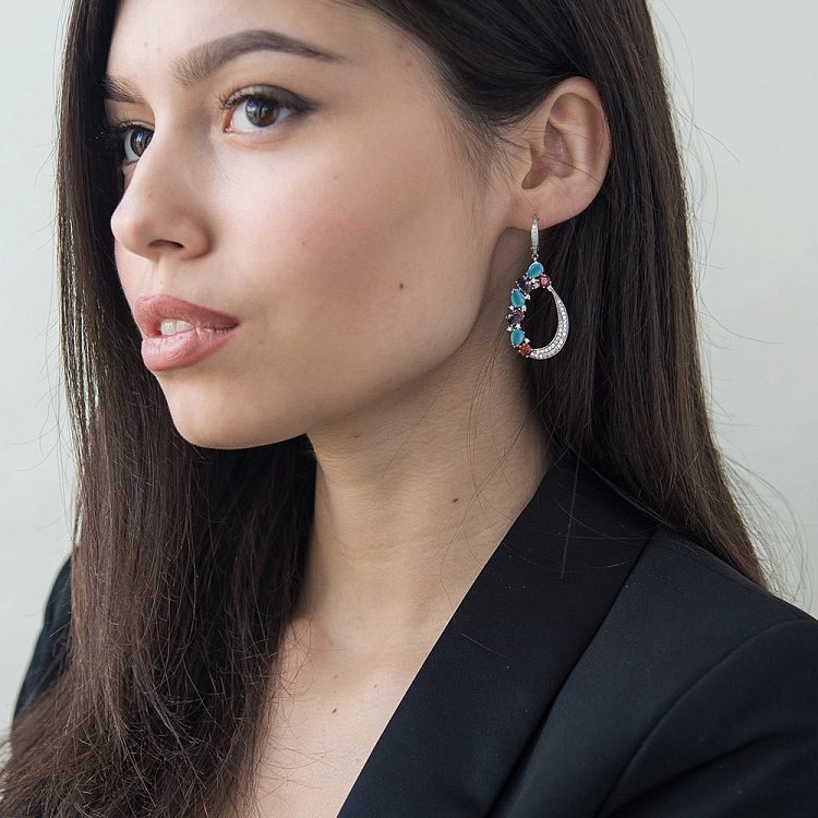 Серебряные серьги с цветными фианитами 121909 от ювелирного магазина Оникс - 3