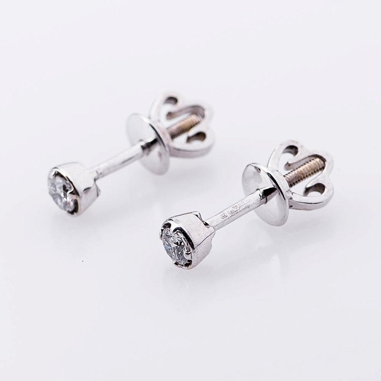 Золотые серьги-гвоздики с бриллиантами е0689б от ювелирного магазина Оникс - 1