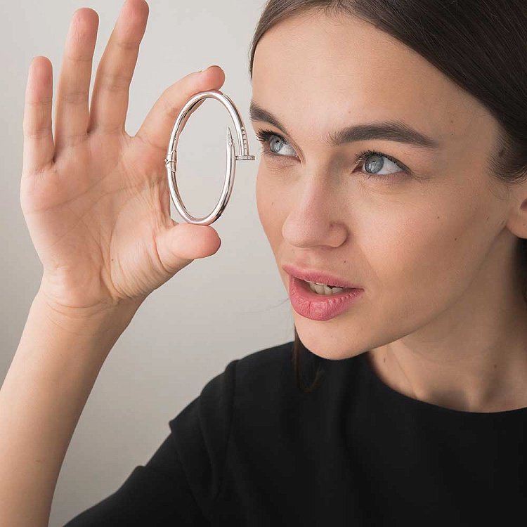 Золотий браслет "Цвях" з фіанітами б02242 від ювелірного магазину Онікс