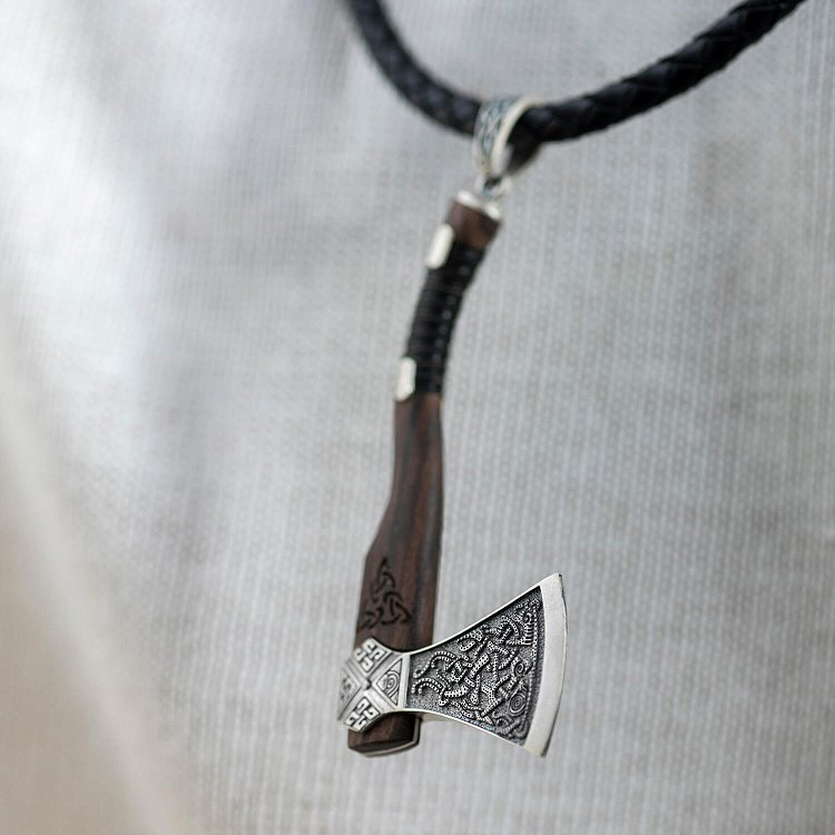 Серебряный кулон "Топор" с деревом кокоболо 7045топ от ювелирного магазина Оникс - 3