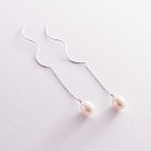 Срібні сережки - протяжки з перлами 123126 от ювелирного магазина Оникс - 2