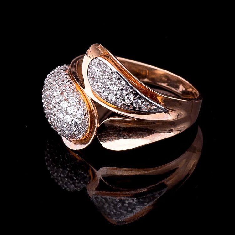 Золотое кольцо с фианитами к01804 от ювелирного магазина Оникс - 2