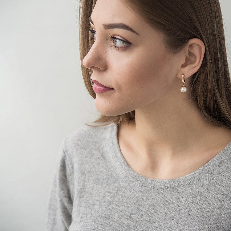 Золотые серьги с культ. пресн. жемчугом с04079 от ювелирного магазина Оникс