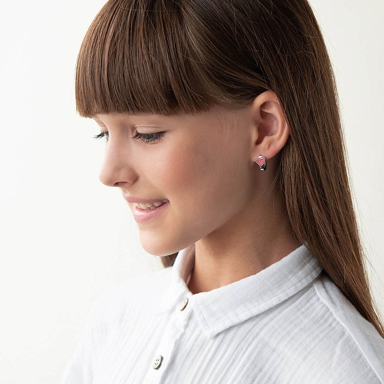 Детские серебряные серьги "Сердечки" (эмаль) 123086 от ювелирного магазина Оникс - 1