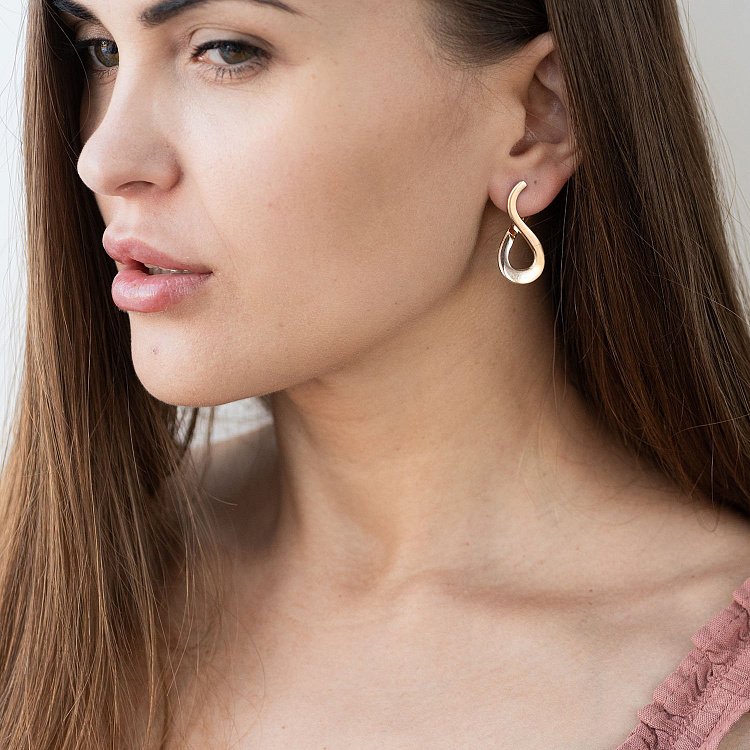 Серьги "Волна" в красном золоте с06833 от ювелирного магазина Оникс