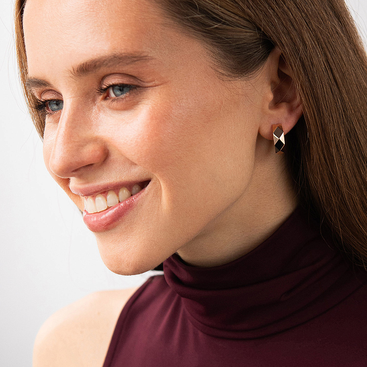 Сережки - кільця "Грані" в червоному золоті с09366 від ювелірного магазину Онікс - 5