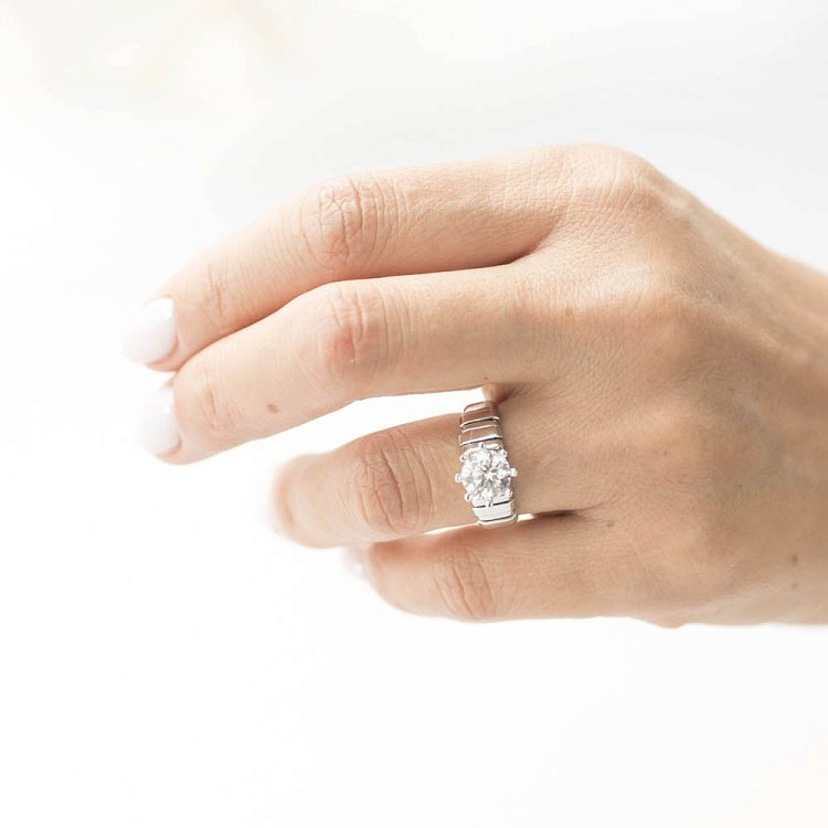 Золота каблучка з фіанітом к01886 від ювелірного магазину Онікс - 5