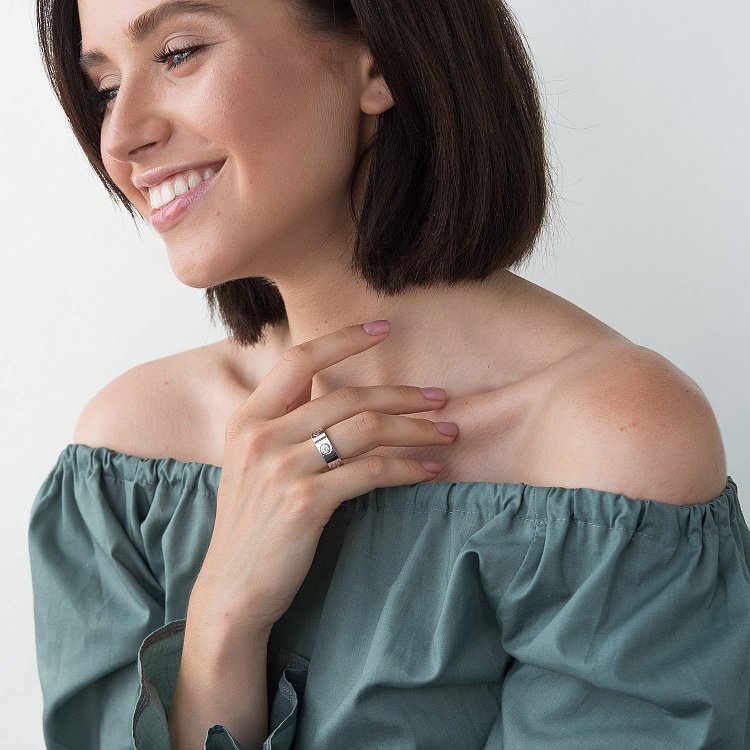 Срібний перстень з фіанітом 112036 від ювелірного магазину Онікс - 2