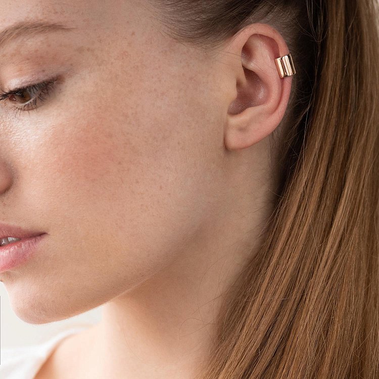 Серьга - каффа в красном золоте с06955 от ювелирного магазина Оникс