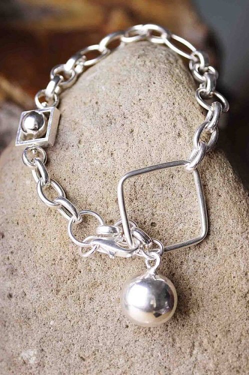 Срібний браслет з кулькою 14352 від ювелірного магазину Онікс - 1