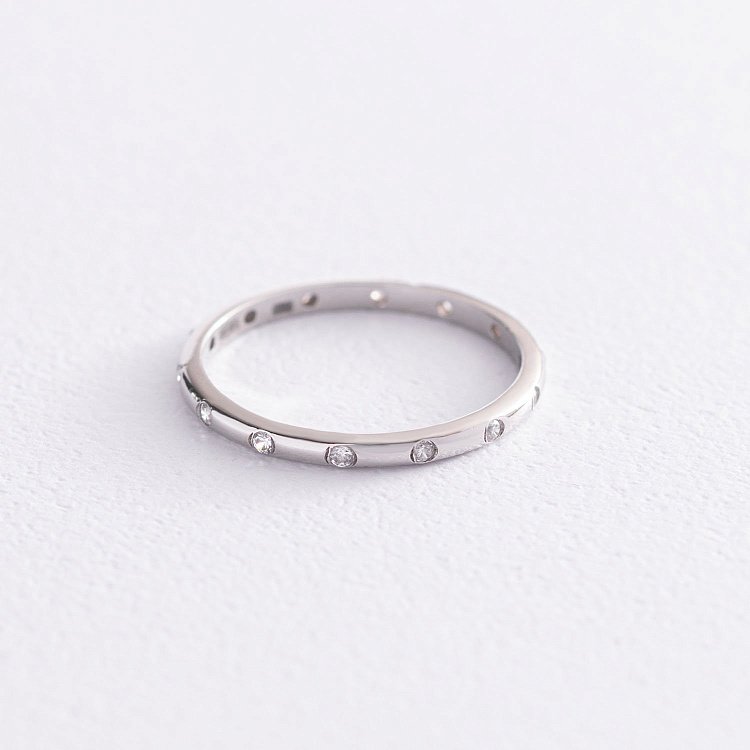 Серебряное кольцо с фианитами 3898 от ювелирного магазина Оникс