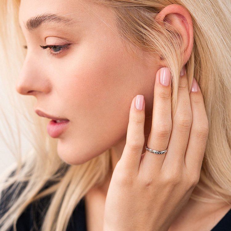 Золотое кольцо "Love" к05874 - 2 Золотое кольцо "Love" к05874 от ювелирного магазина Оникс - 2