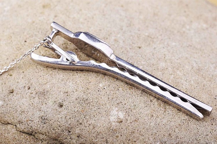 Зажим для галстука с эмалью 17013 от ювелирного магазина Оникс - 2