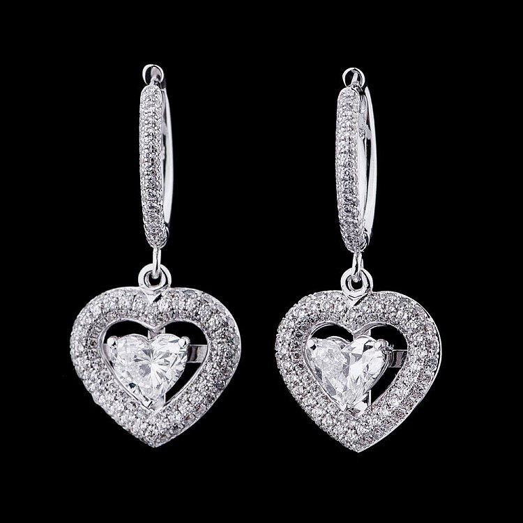 Золоті сережки "Серця" з діамантами Е009в від ювелірного магазину Онікс