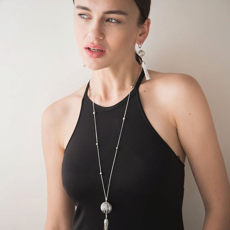 Срібне кольє з фіанітами 18272 від ювелірного магазину Онікс - 1