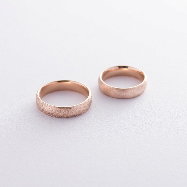 Золотое обручальное кольцо 5 мм (фантазийный мат) обр00408 от ювелирного магазина Оникс