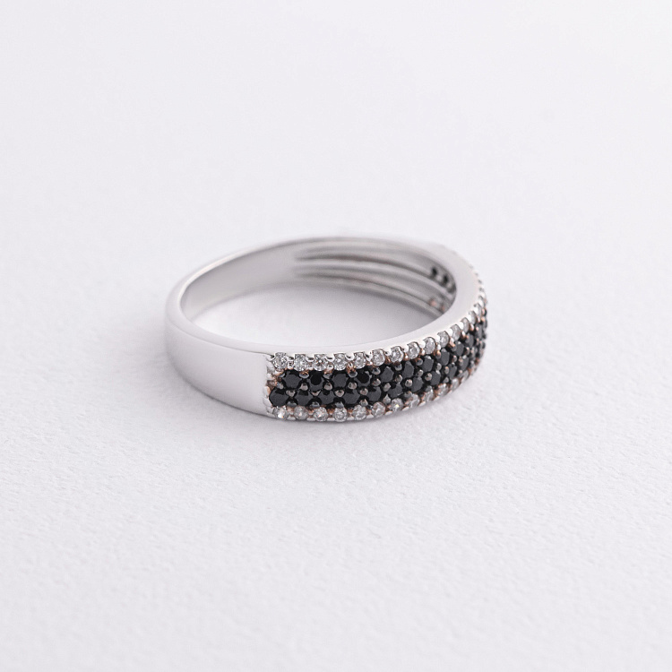Серебряное кольцо с черными и белыми фианитами 1110/1р-cz от ювелирного магазина Оникс - 1