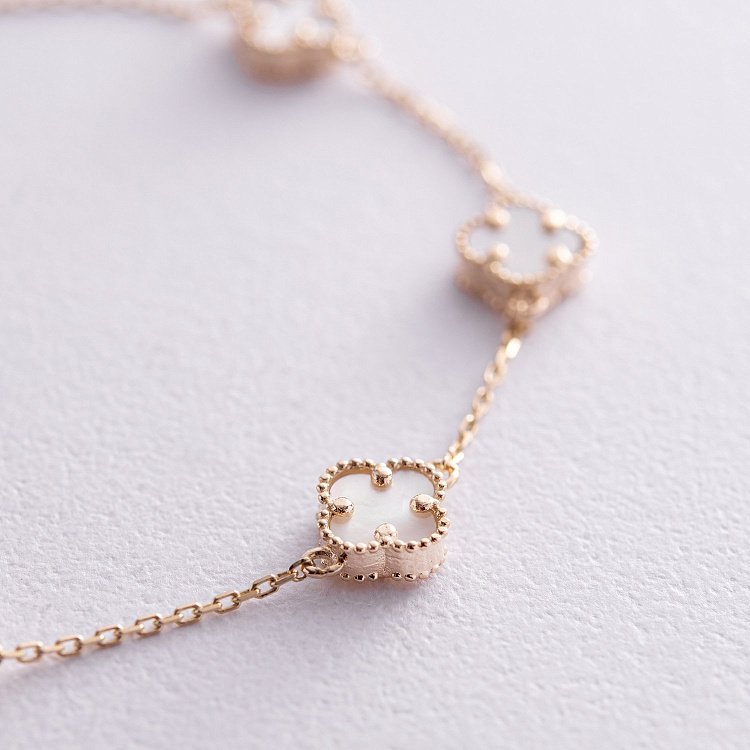 Браслет "Клевер" с перламутром mini (желтое золото) б05243 от ювелирного магазина Оникс - 2