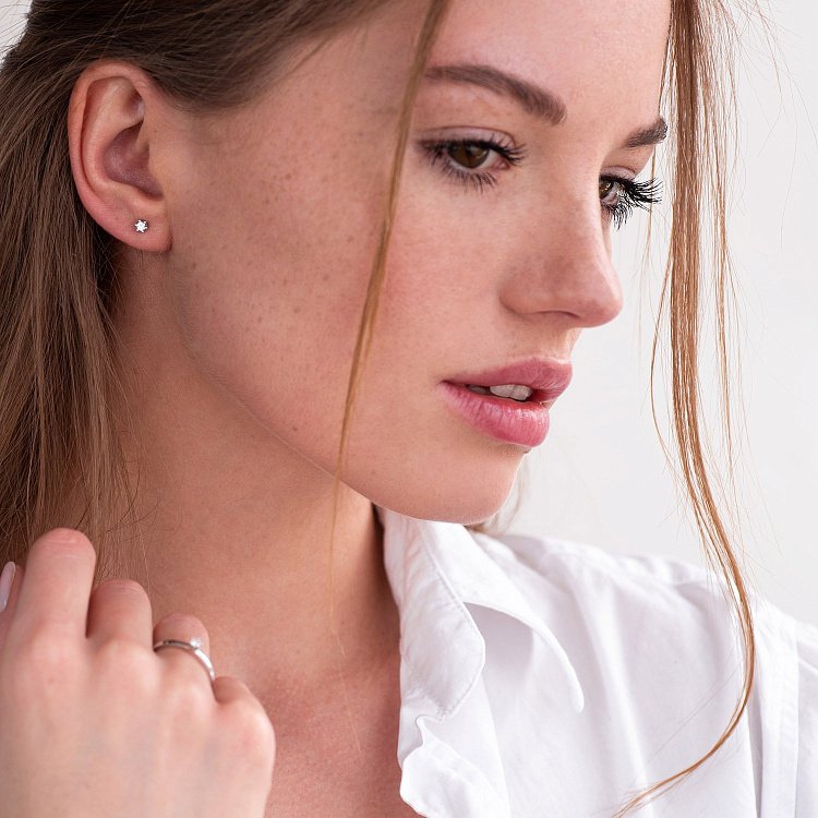 Золоті сережки - пусети з діамантами сб0348y від ювелірного магазину Онікс - 1