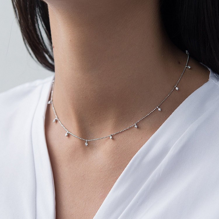 Золотое колье с фианитами кол01517 от ювелирного магазина Оникс - 1