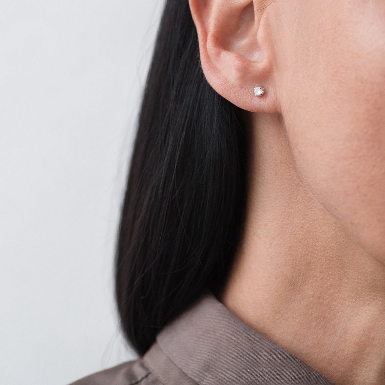 Золоті сережки - пусети з фіанітами с02891 від ювелірного магазину Онікс - 3