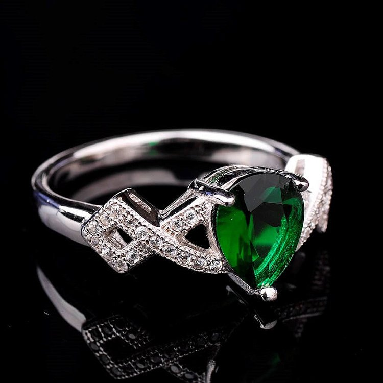 Серебряное кольцо с фианитами к12 от ювелирного магазина Оникс - 4