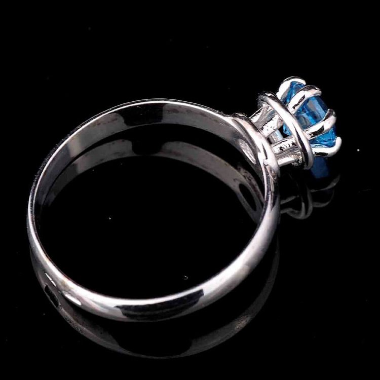 Золотое кольцо с голубым топазом к02598 от ювелирного магазина Оникс - 1