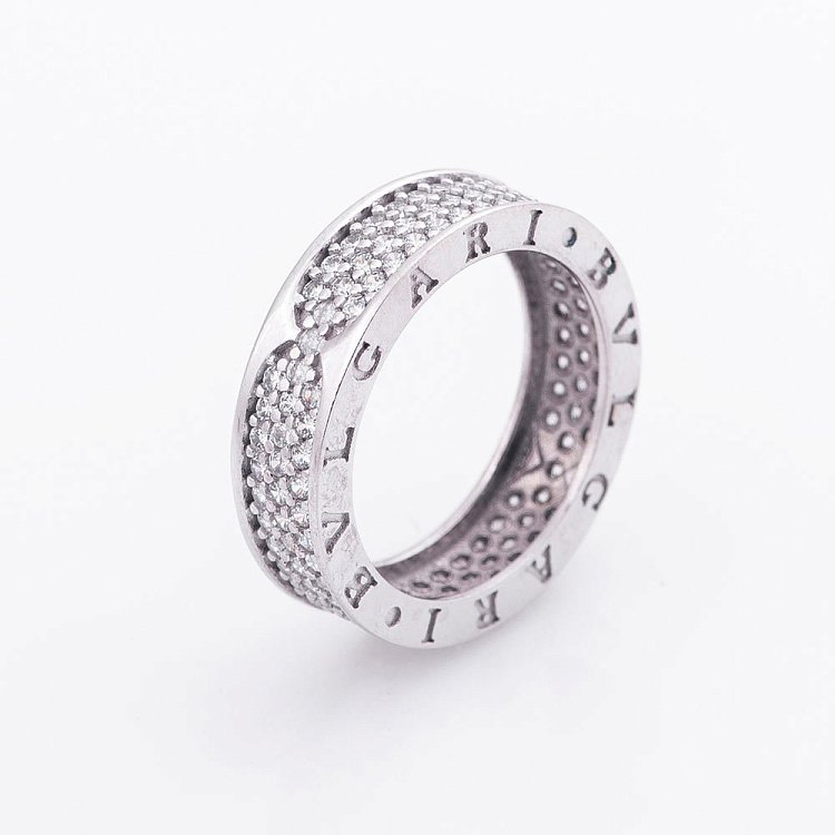 Золотое кольцо с фианитами к05028 от ювелирного магазина Оникс