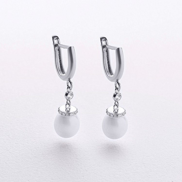 Золоті сережки з перлами і фіанітами (біле золото) с09692 від ювелірного магазину Онікс