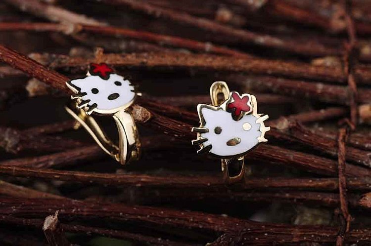 Сережки "Hello Kitty" (емаль) с01710 від ювелірного магазину Онікс - 2