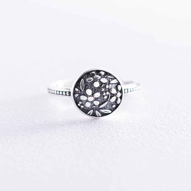 Кольцо "Цветочки" в серебре (чернение) 112548 от ювелирного магазина Оникс
