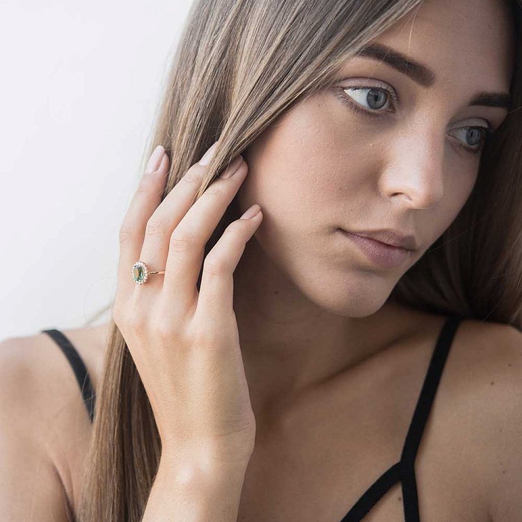 Золота каблучка з празіолітом і фіанітами к04630 від ювелірного магазину Онікс - 1