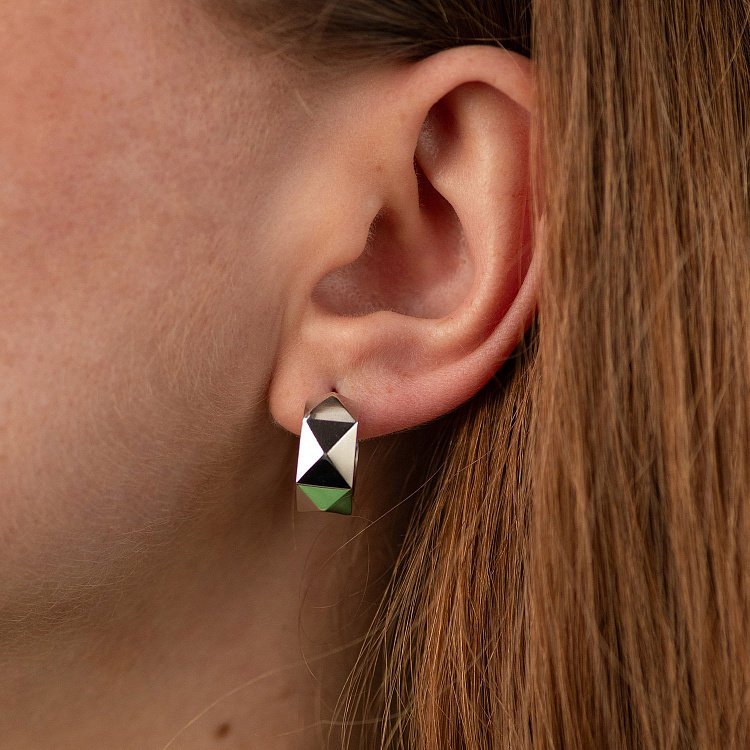 Сережки - кільця "Anna-Lisa" у білому золоті с09008 від ювелірного магазину Онікс - 1