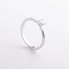 Помолвочное серебряное кольцо с фианитом 112858 от ювелирного магазина Оникс