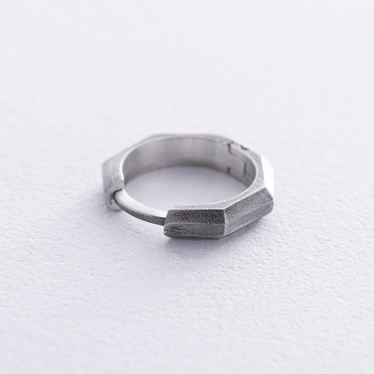 Мужская моносерьга "Грани" в серебре 7112 от ювелирного магазина Оникс - 3