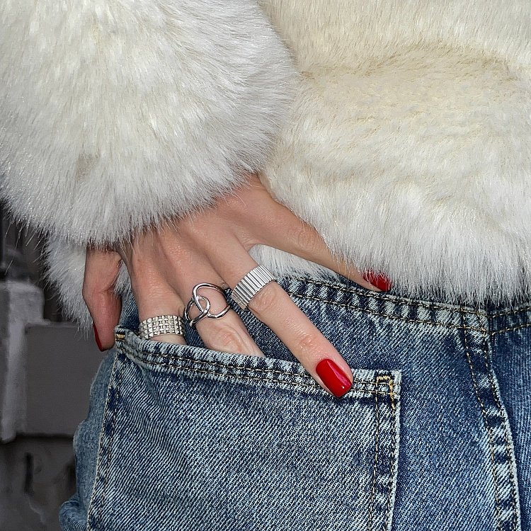 Широкое серебряное кольцо "Бьянка" 112692 от ювелирного магазина Оникс - 18