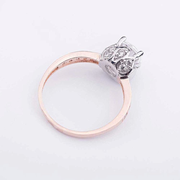 Золота заручальна каблучка з фіанітами к04585 від ювелірного магазину Онікс - 2