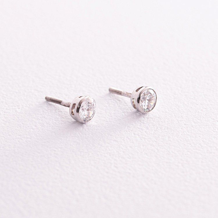 Срібні сережки - пусети з фіанітами 202 від ювелірного магазину Онікс