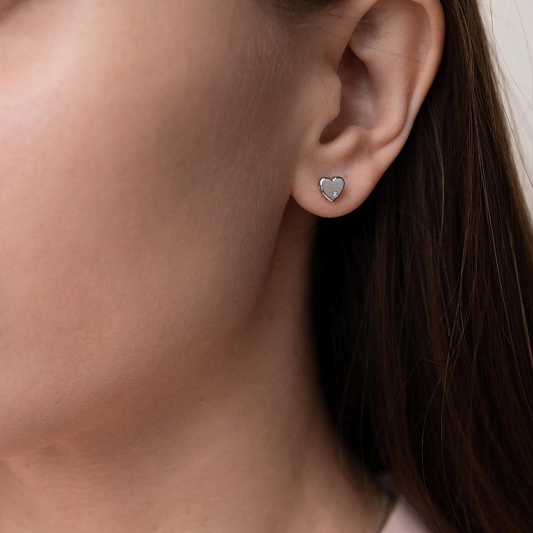 Золоті сережки - пусети "Сердечка" з діамантами см0030 від ювелірного магазину Онікс - 1