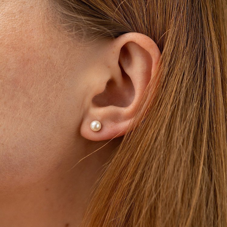 Серьги - пусеты с жемчугом (белое золото) с08914 от ювелирного магазина Оникс - 1