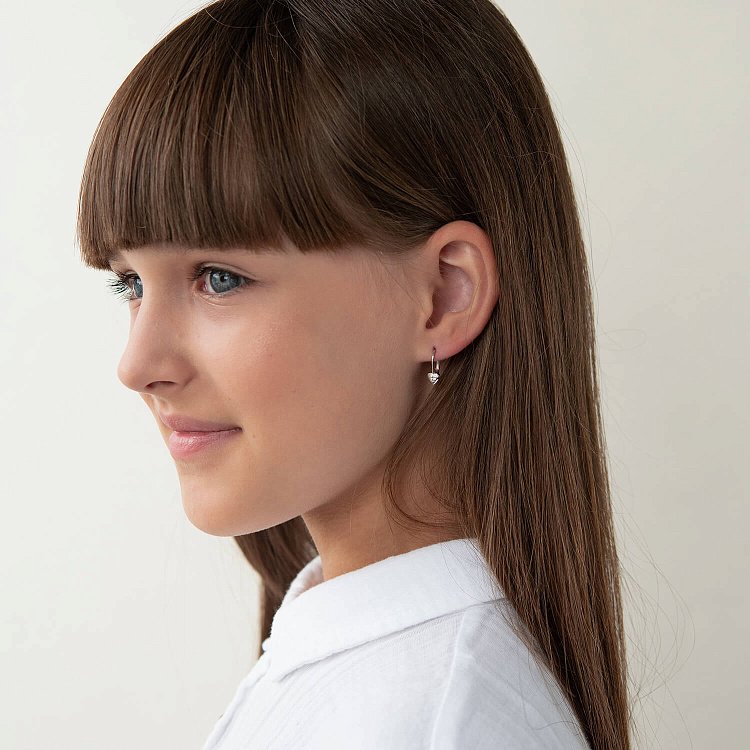 Детские золотые серьги "Сердечки" с фианитами с06222 от ювелирного магазина Оникс - 2