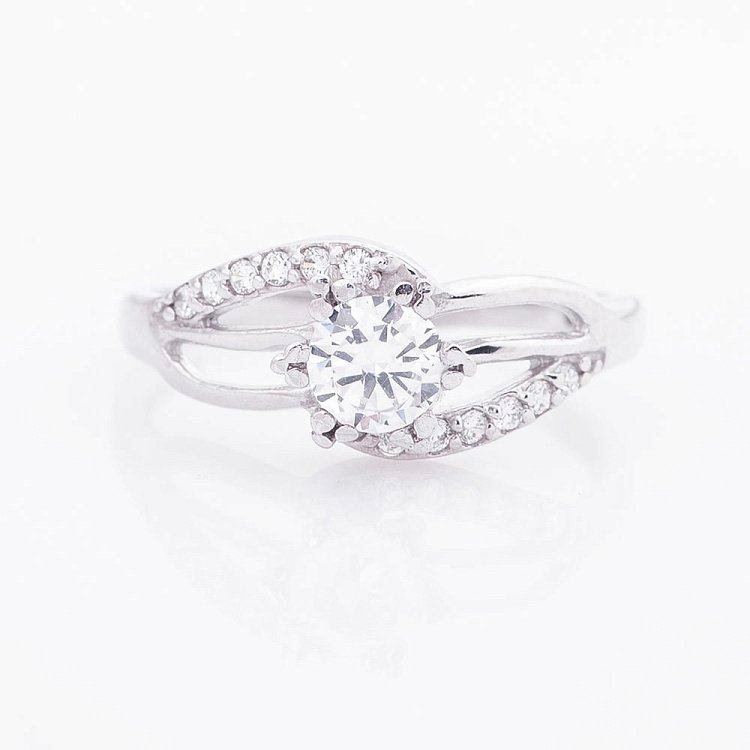 Золота каблучка з фіанітами к05049 від ювелірного магазину Онікс - 2