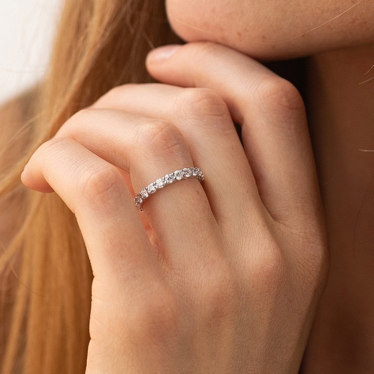 Каблучка з доріжкою діамантів (біле золото) 223351121 від ювелірного магазину Онікс - 3