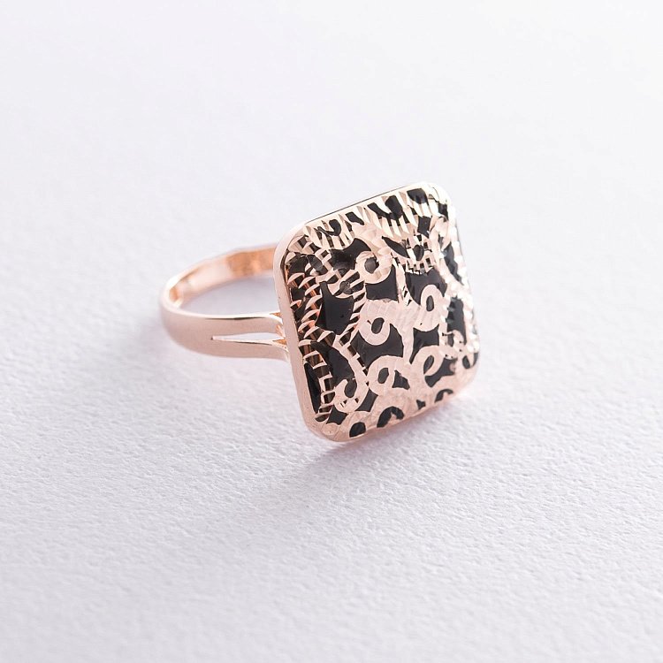 Золотое кольцо с эмалью к05651 от ювелирного магазина Оникс