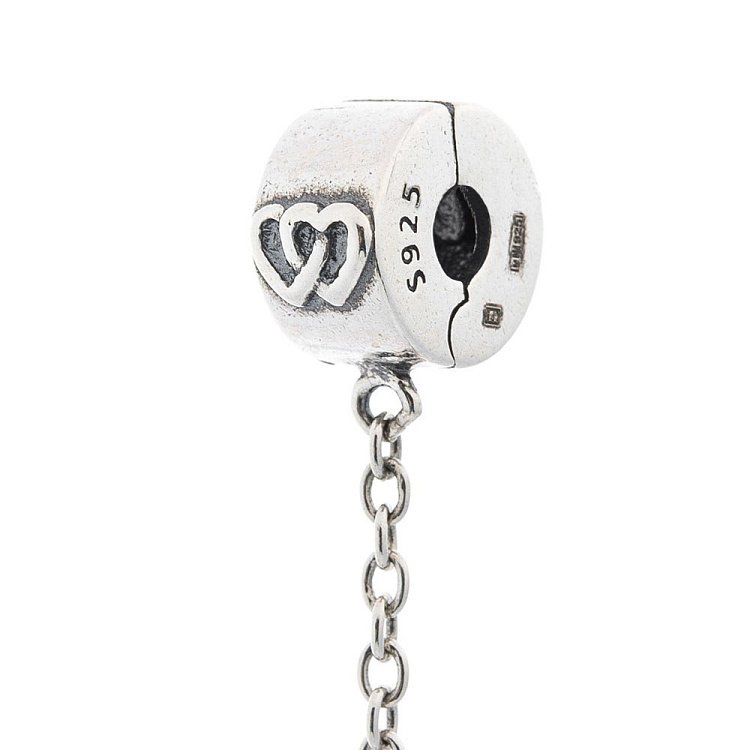 Серебряный шарм на цепочке 132618 от ювелирного магазина Оникс - 1