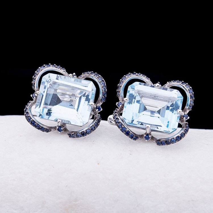 Золотые серьги с голубым топазом и синими сапфирами 14048728 от ювелирного магазина Оникс