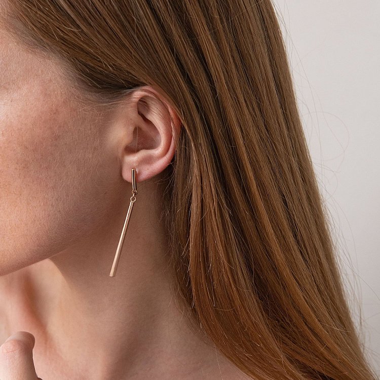 Золоті сережки - пусети в стилі мінімалізм с07126 від ювелірного магазину Онікс - 2