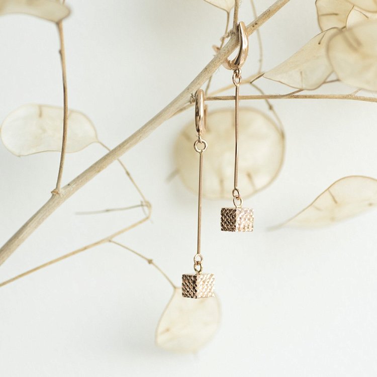 Золоті сережки "Кубики" с05652 від ювелірного магазину Онікс - 4